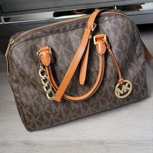 MICHAEL KORS SATCHEL